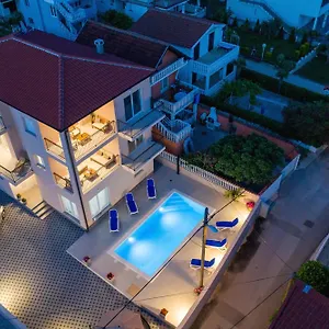 Thalia Apartament